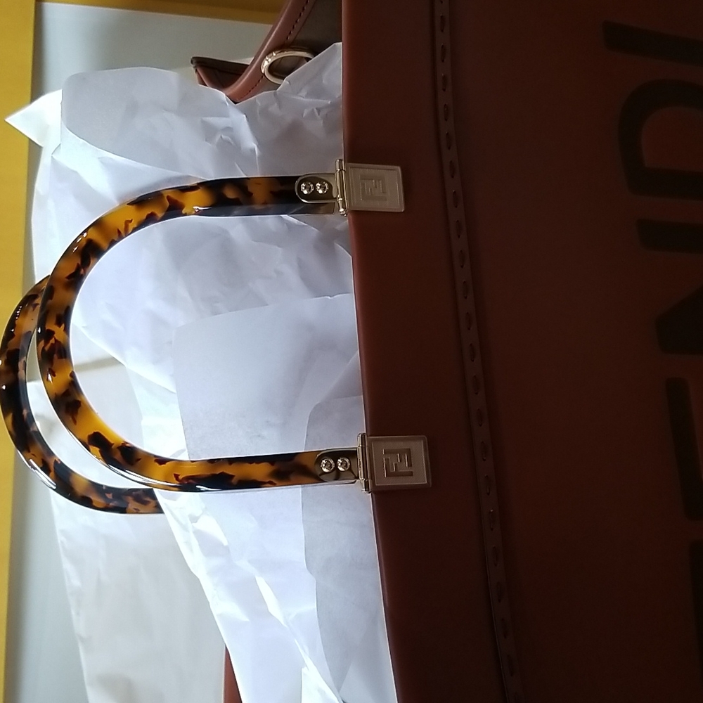 NWT FENDI SUNSHINE TOTE - Picture 8 of 9